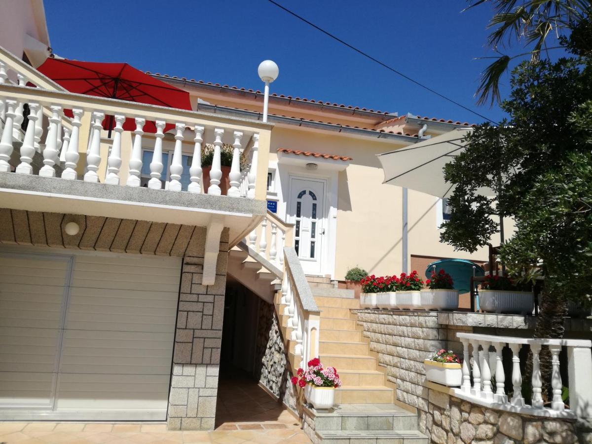 Apartman Larisa Apartman *